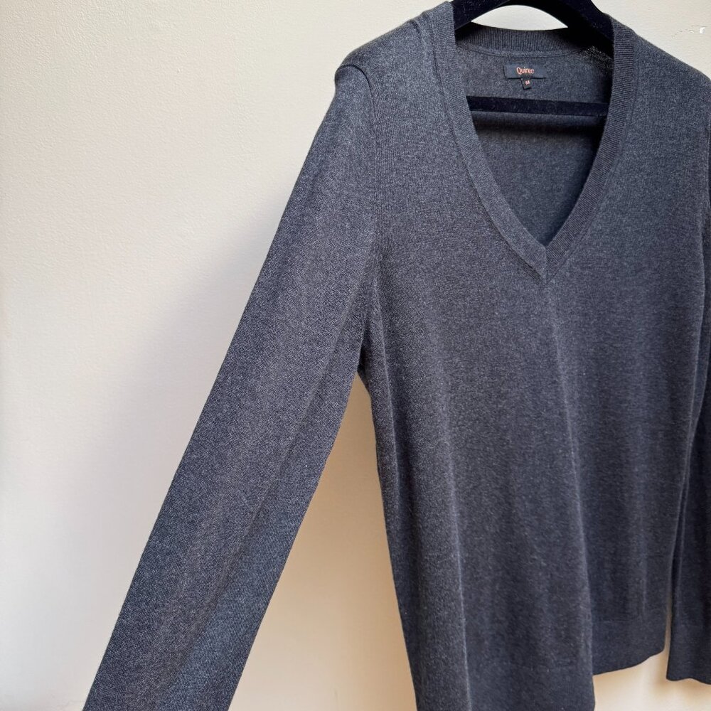 Quince Lightweight Cotton Cashmere V-Neck Sweater – Charcoal Gray - Picture 3 of 9
